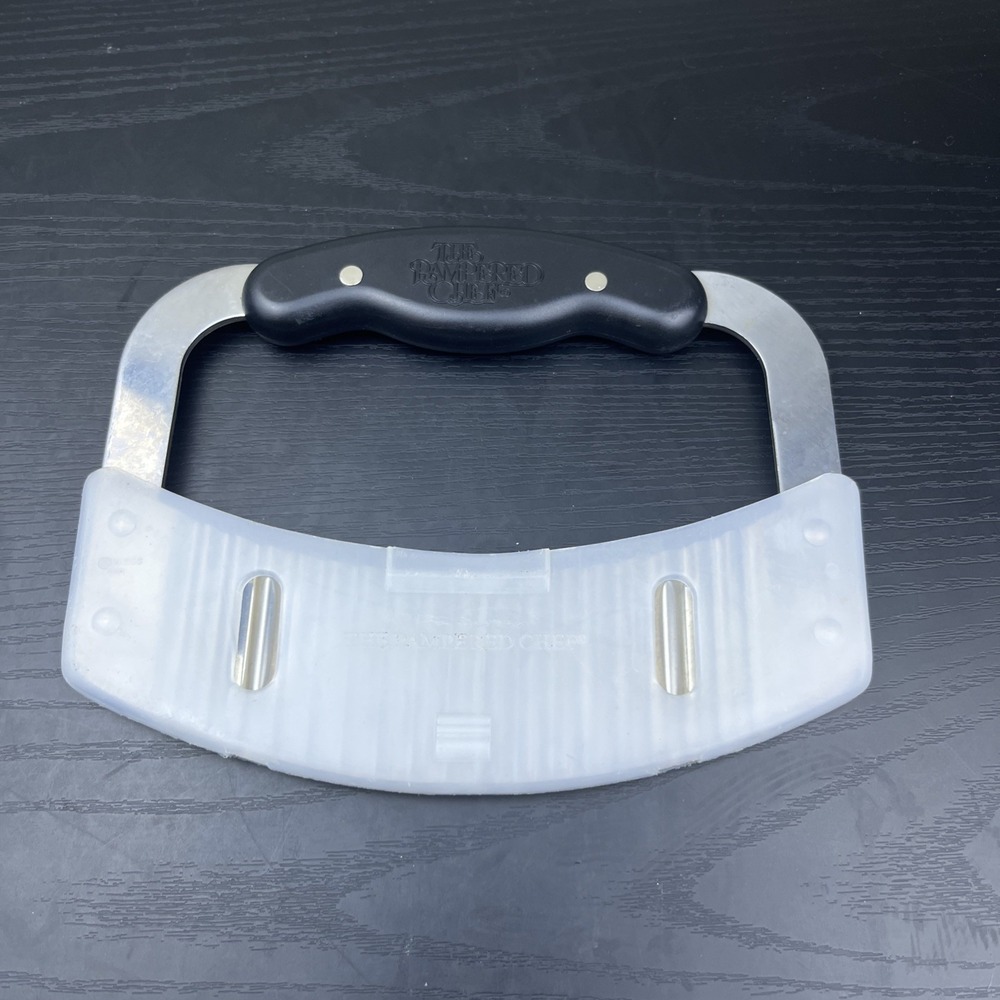 Pampered Chef Crinkle Cutter w/ Safety Guard Stainless Steel Wavy Slicer Chopper